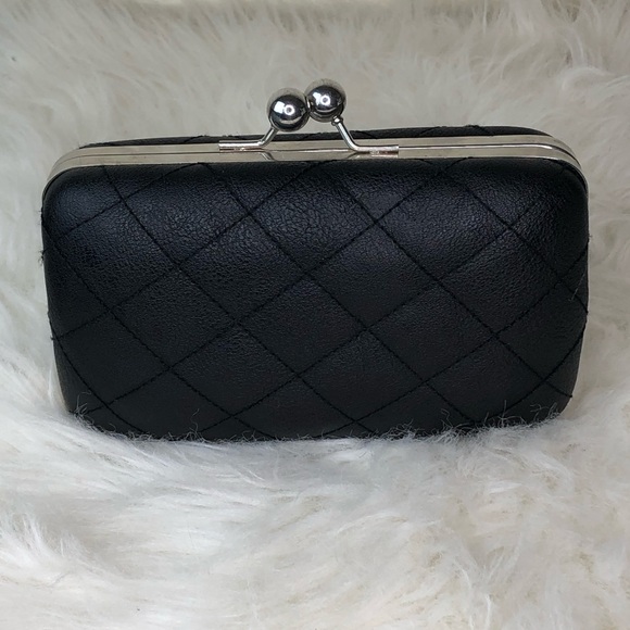 Cute Black Clutch! - Picture 1 of 3
